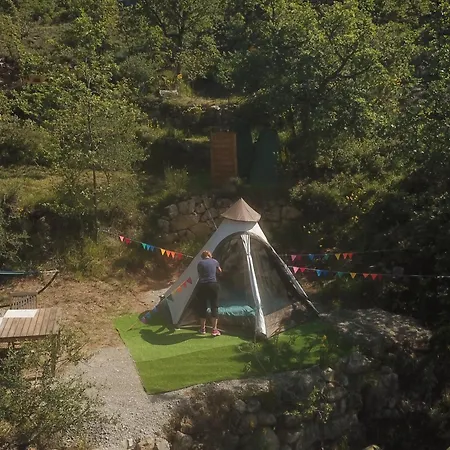 Tipi Sous Les Etoiles Option Petit Dejeuner Et Diner *
