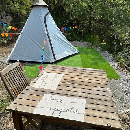 Tipi Sous Les Etoiles Option Petit Dejeuner Et Diner * Lucéram
