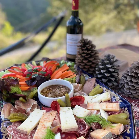 Tipi Sous Les Etoiles Option Petit Dejeuner Et Diner Luksustelt Lucéram
